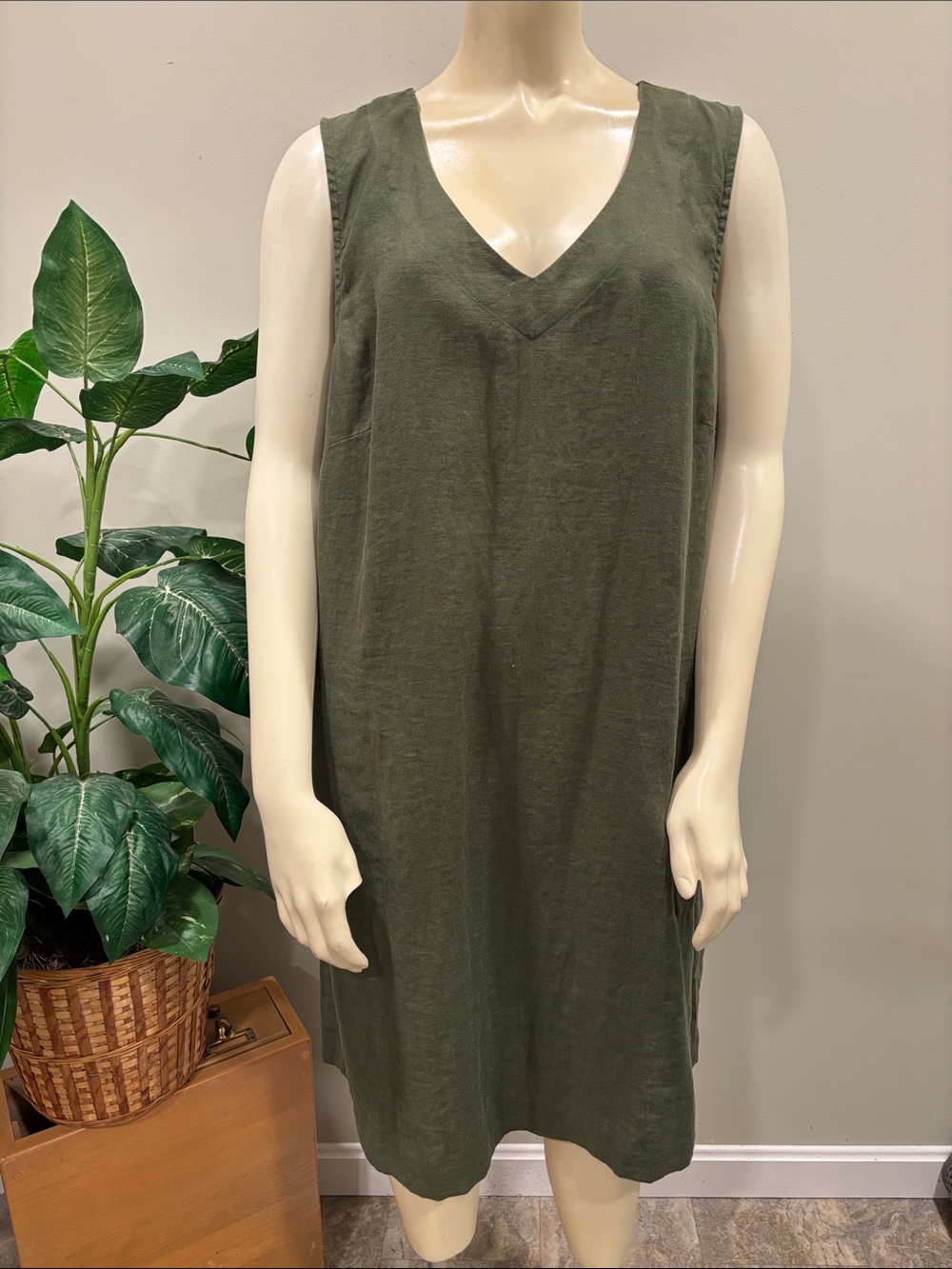 J.Jill Love Linen Moss Olive Green V-Neck Sleeveless Shift Dress
